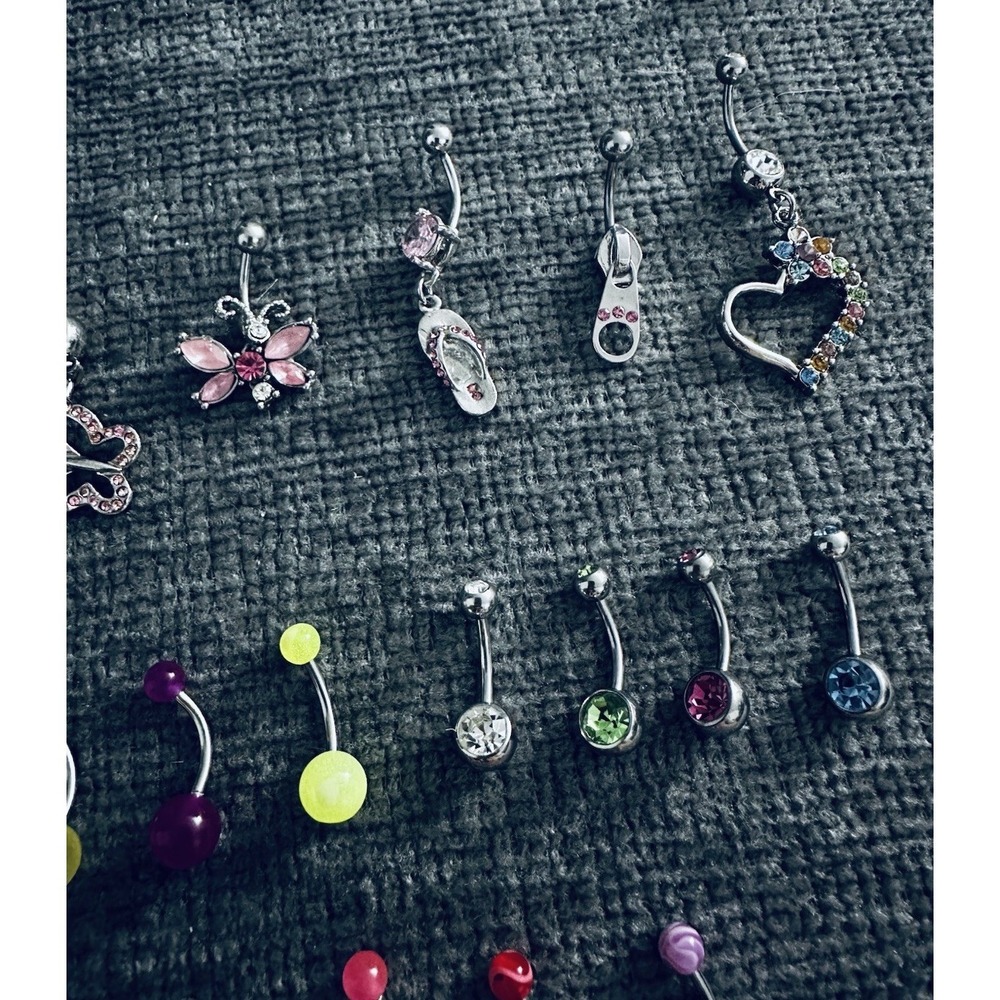 Nostalgia Y2K Belly Button Rings Lot 20+ Dangle Rhinestone Acrylic 2000s Clean - Picture 5 of 8
